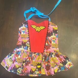 Wonder Woman top 4T